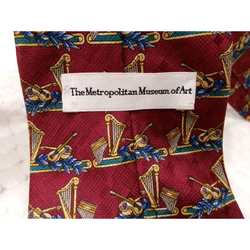 The Metropolitan Museum of Art Mens 4x58 Necktie Burgundy Silk Harp Violin Music